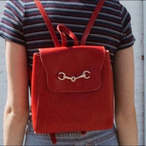 Meet your Posher, Noelle